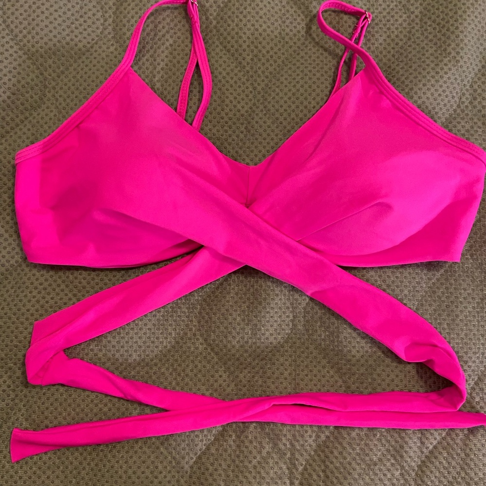 Hot pink bikini - Picture 3 of 6